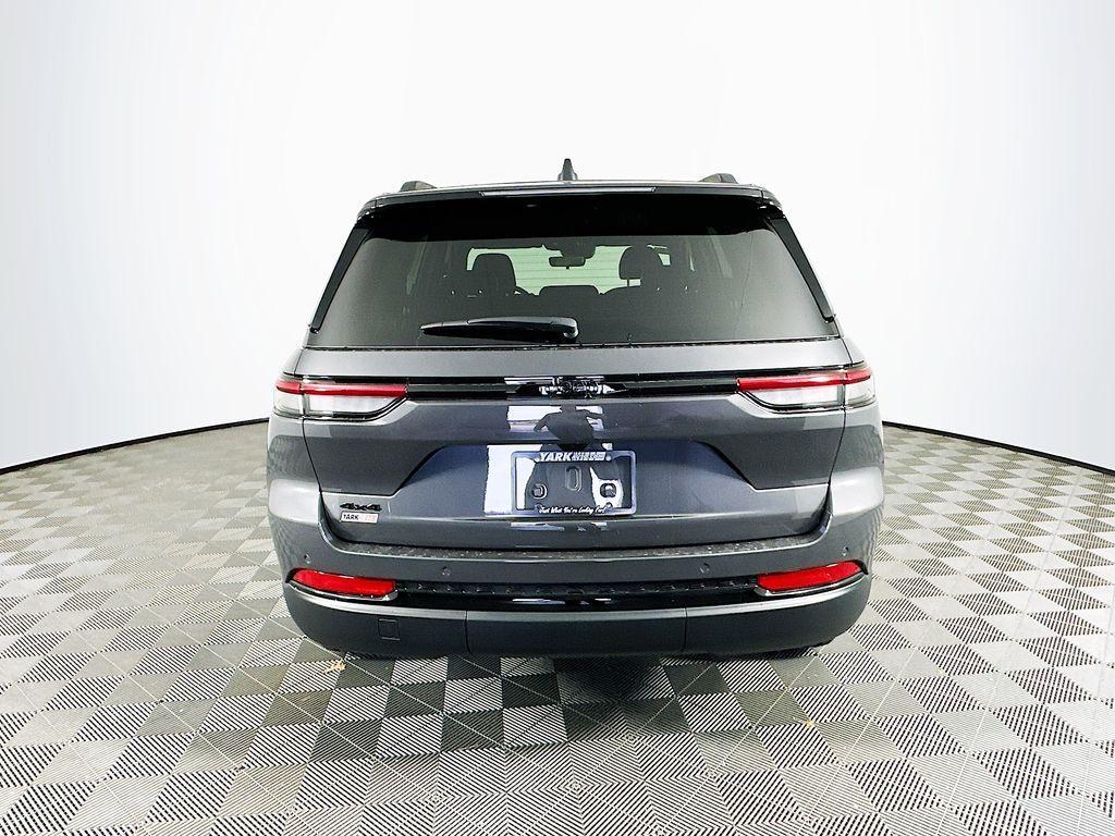 new 2025 Jeep Grand Cherokee car, priced at $43,630