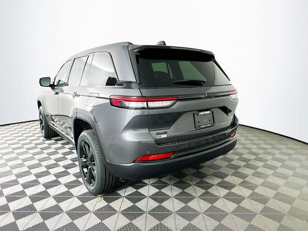 new 2025 Jeep Grand Cherokee car, priced at $43,630