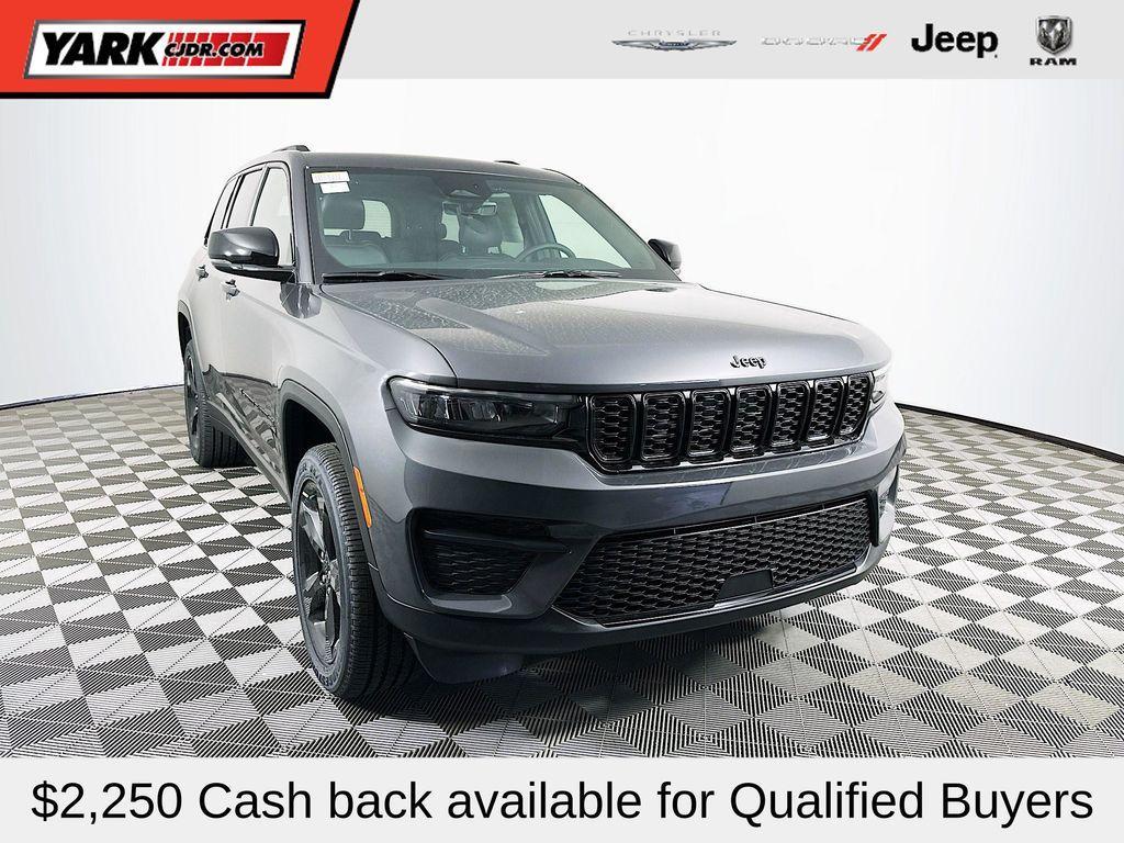 new 2025 Jeep Grand Cherokee car, priced at $43,630