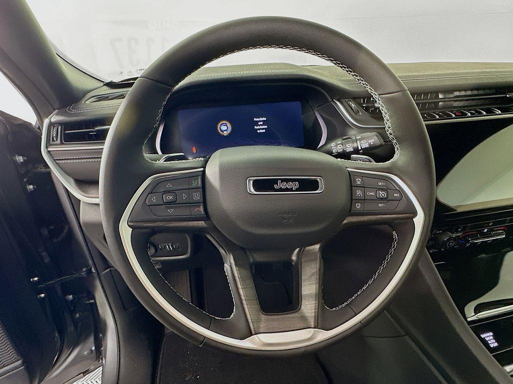 new 2025 Jeep Grand Cherokee car, priced at $46,868