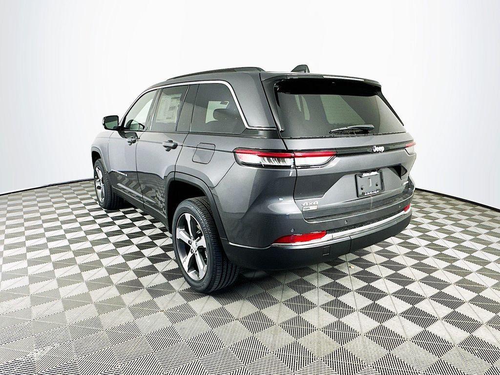 new 2025 Jeep Grand Cherokee car, priced at $46,868