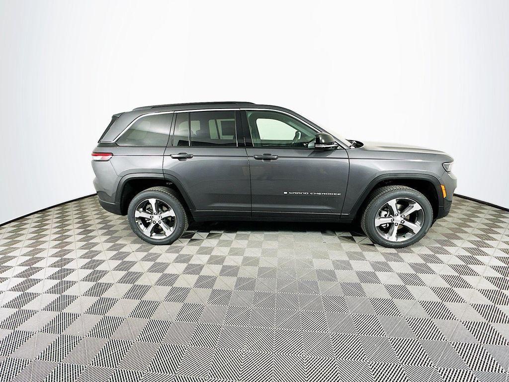 new 2025 Jeep Grand Cherokee car, priced at $46,868