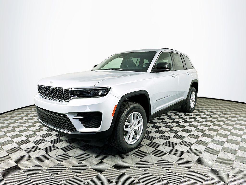 new 2025 Jeep Grand Cherokee car, priced at $39,186