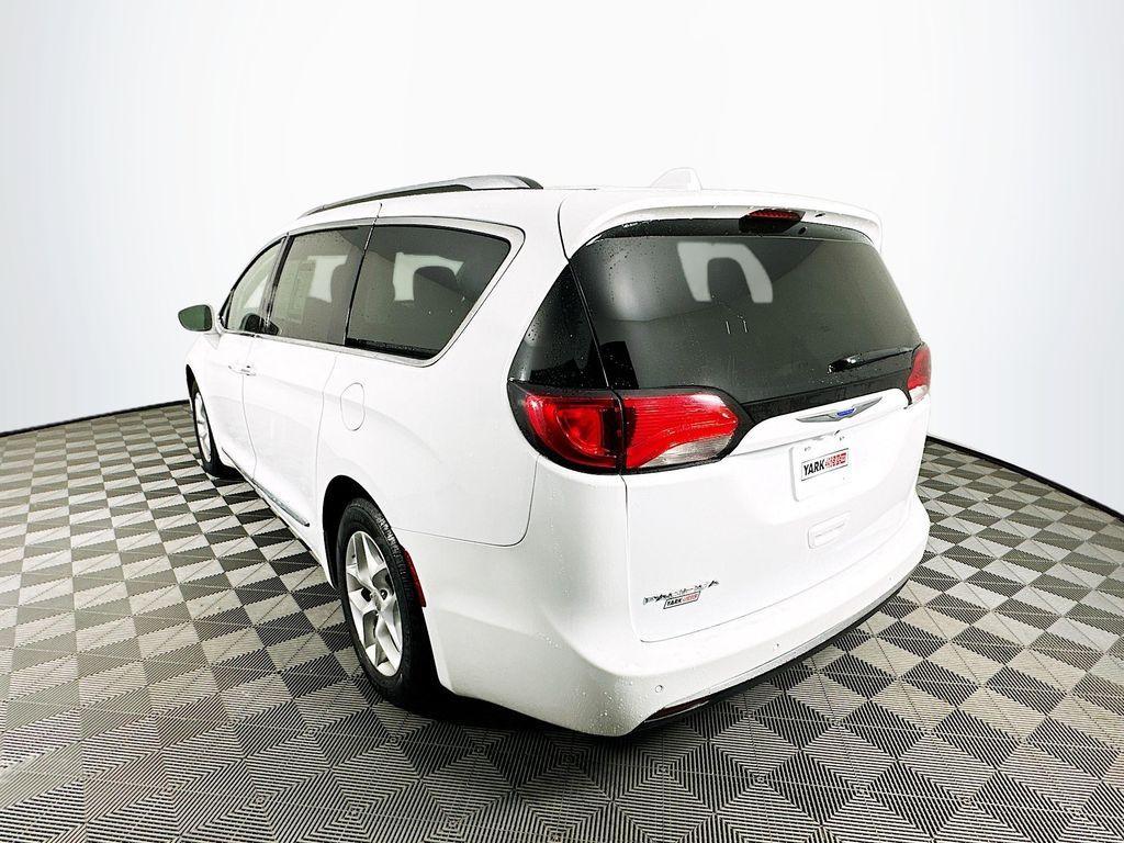 used 2018 Chrysler Pacifica car, priced at $14,800