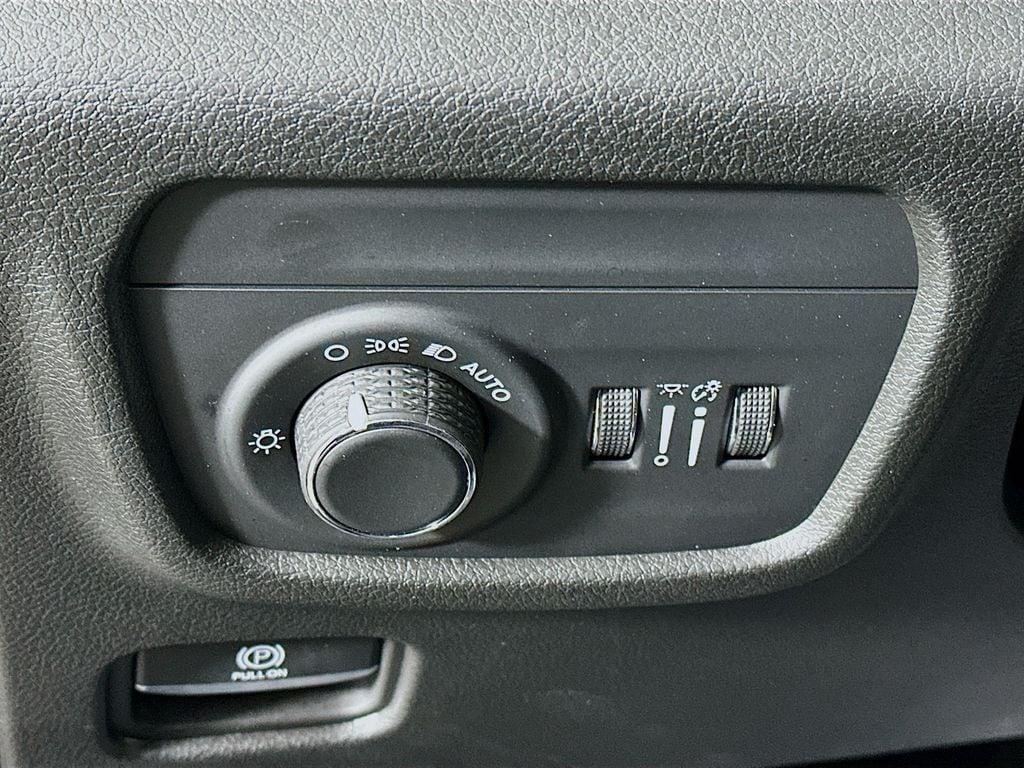 used 2022 Jeep Grand Cherokee car, priced at $26,900