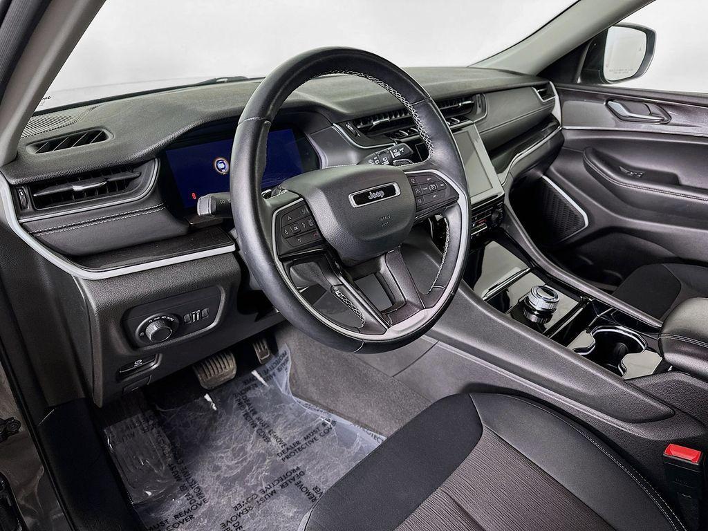 used 2022 Jeep Grand Cherokee car, priced at $26,900