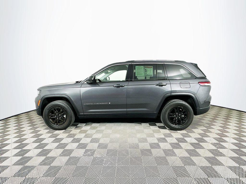 used 2022 Jeep Grand Cherokee car, priced at $26,900