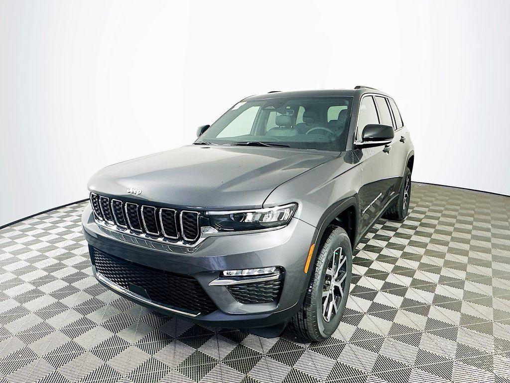 new 2025 Jeep Grand Cherokee car, priced at $42,474