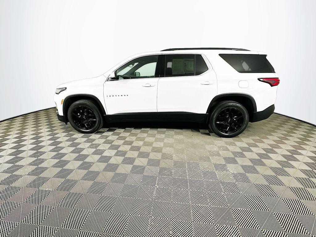 used 2022 Chevrolet Traverse car, priced at $25,899