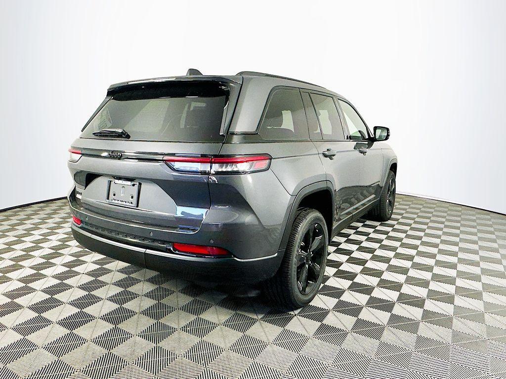 new 2025 Jeep Grand Cherokee car, priced at $40,779