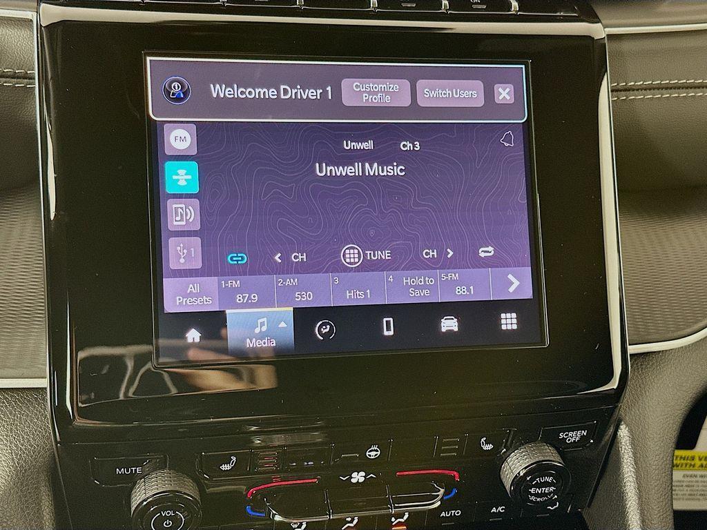 new 2025 Jeep Grand Cherokee car, priced at $40,779