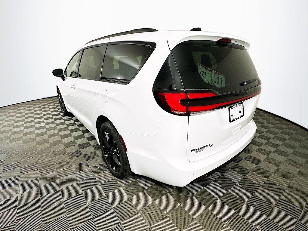 new 2026 Chrysler Pacifica car, priced at $45,045