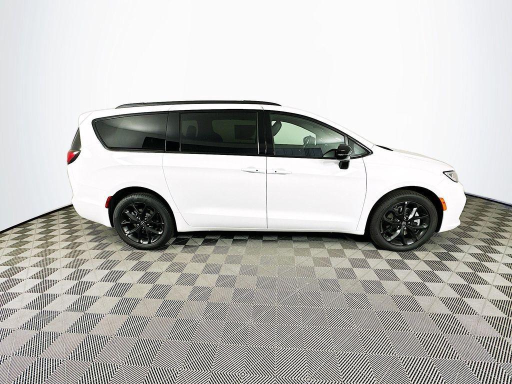 new 2026 Chrysler Pacifica car, priced at $45,045