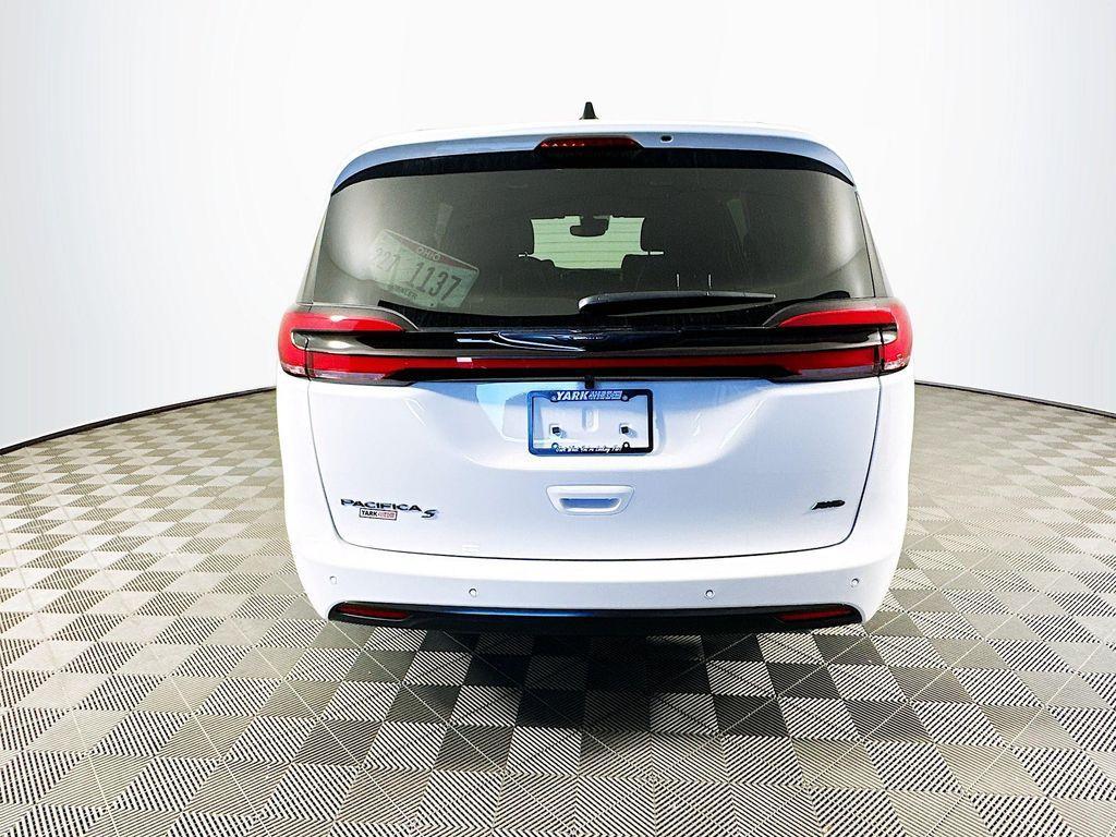 new 2026 Chrysler Pacifica car, priced at $45,045