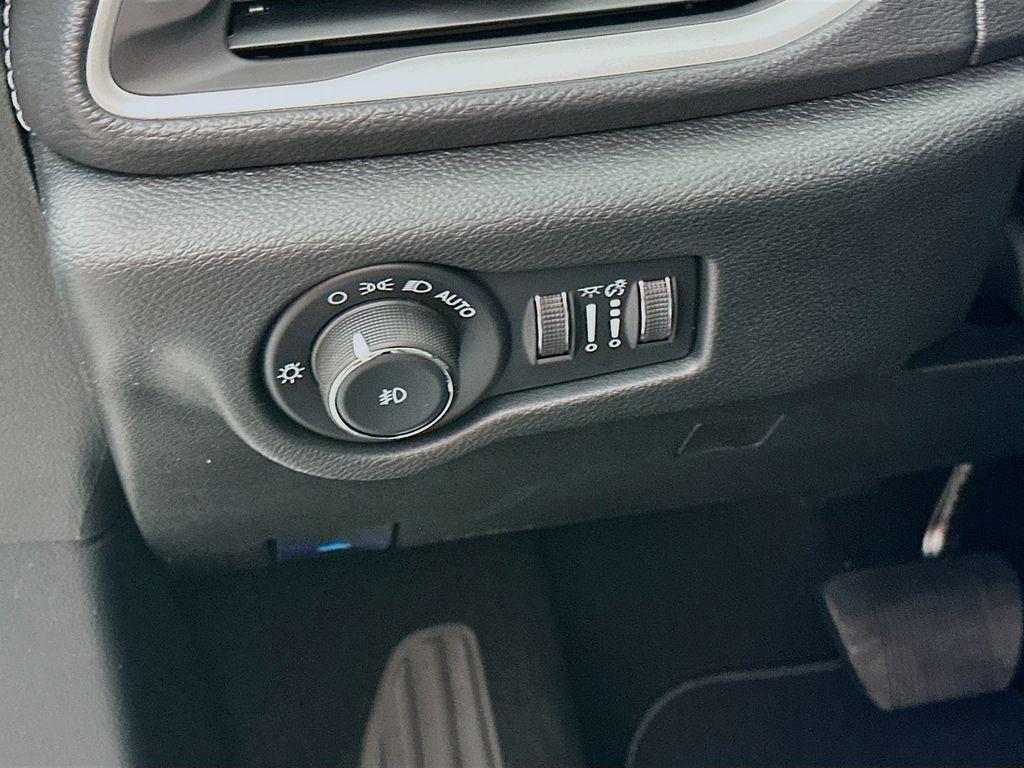 new 2026 Chrysler Pacifica car, priced at $45,045