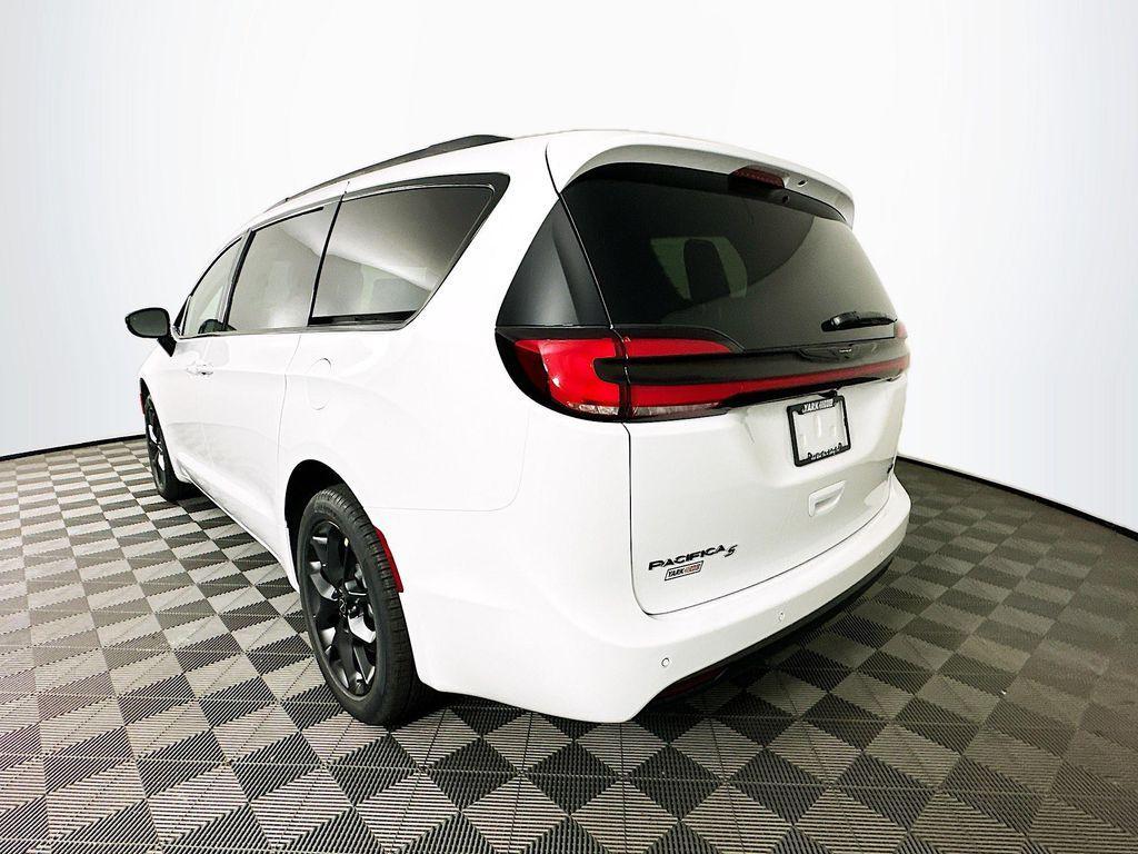 new 2026 Chrysler Pacifica car, priced at $46,507