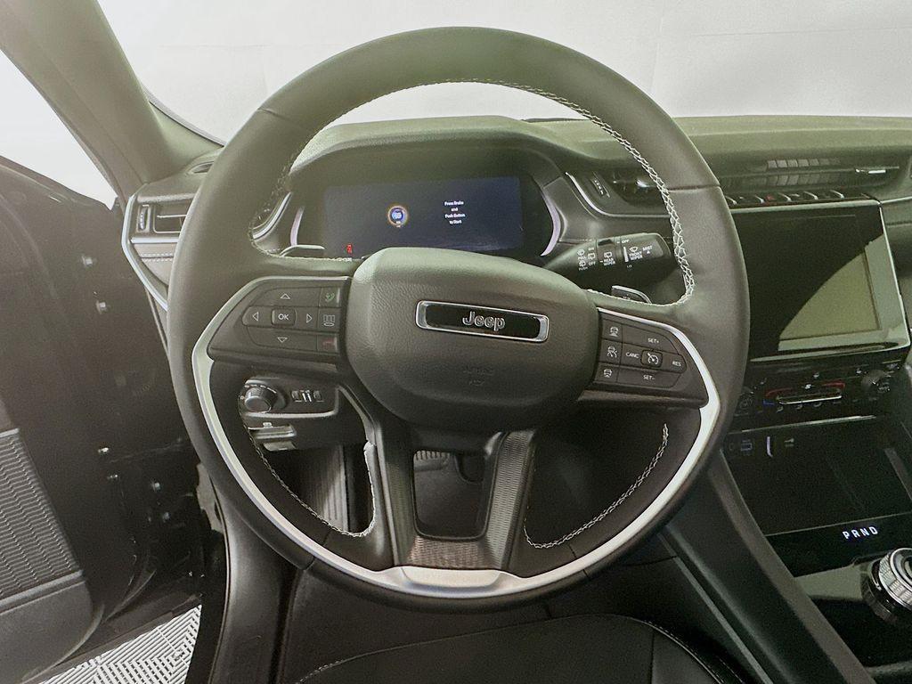 new 2025 Jeep Grand Cherokee car, priced at $42,351