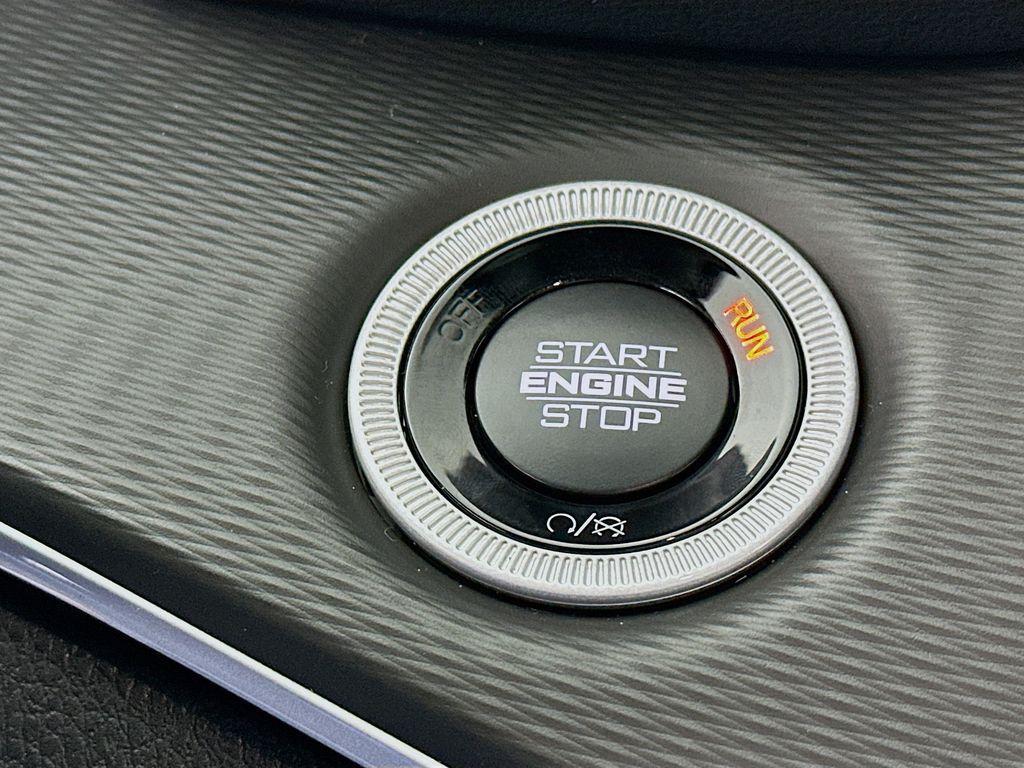 new 2025 Jeep Grand Cherokee car, priced at $42,351