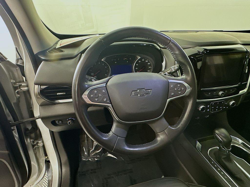 used 2021 Chevrolet Traverse car, priced at $28,800