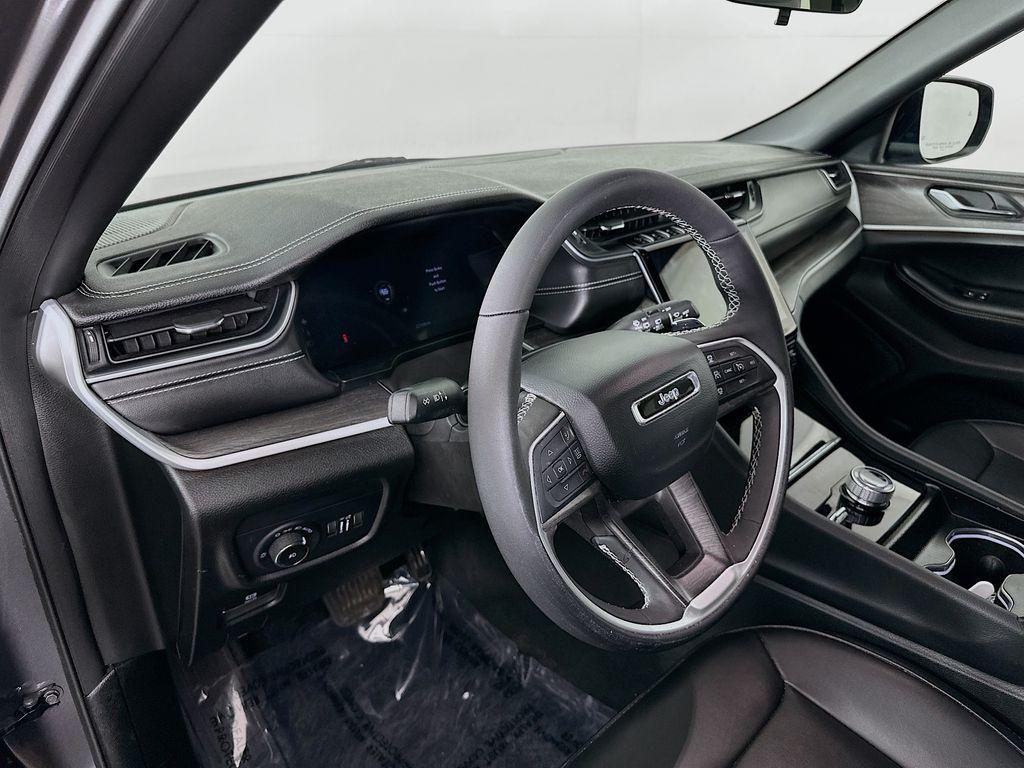 used 2025 Jeep Grand Cherokee car, priced at $33,431