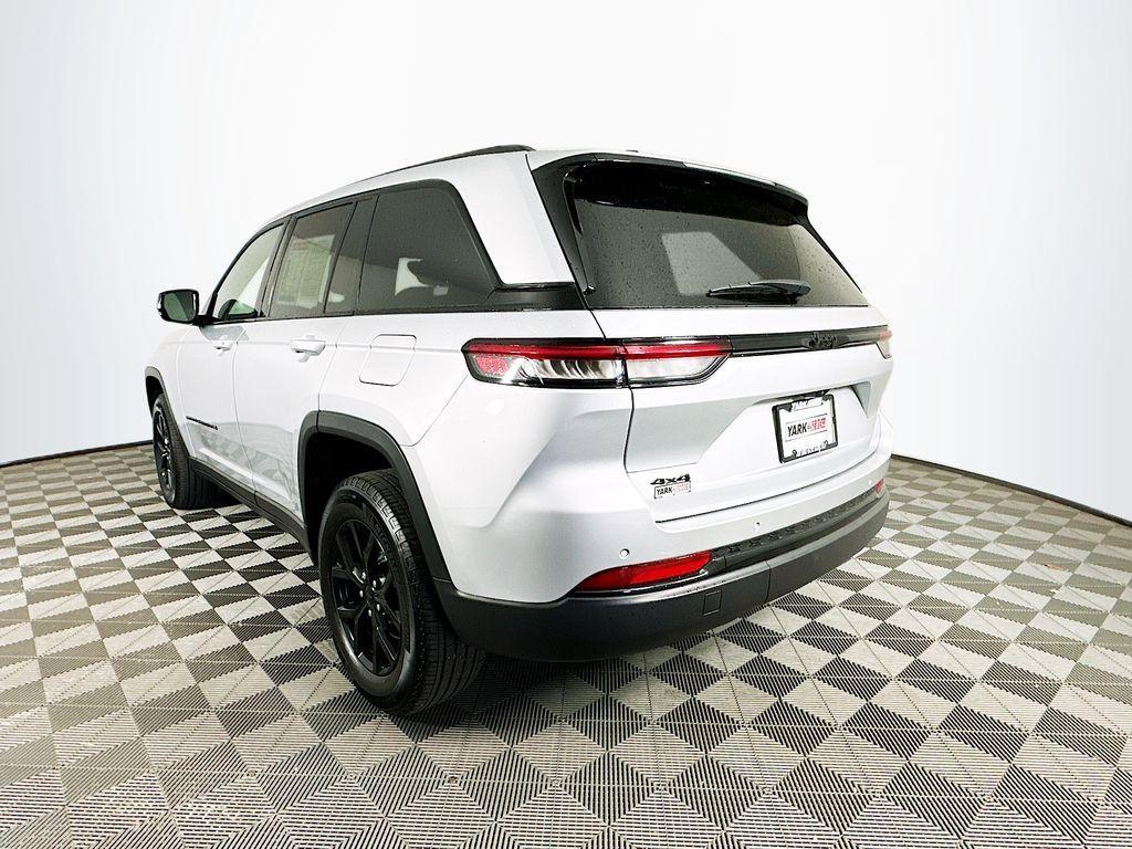 used 2025 Jeep Grand Cherokee car, priced at $32,205