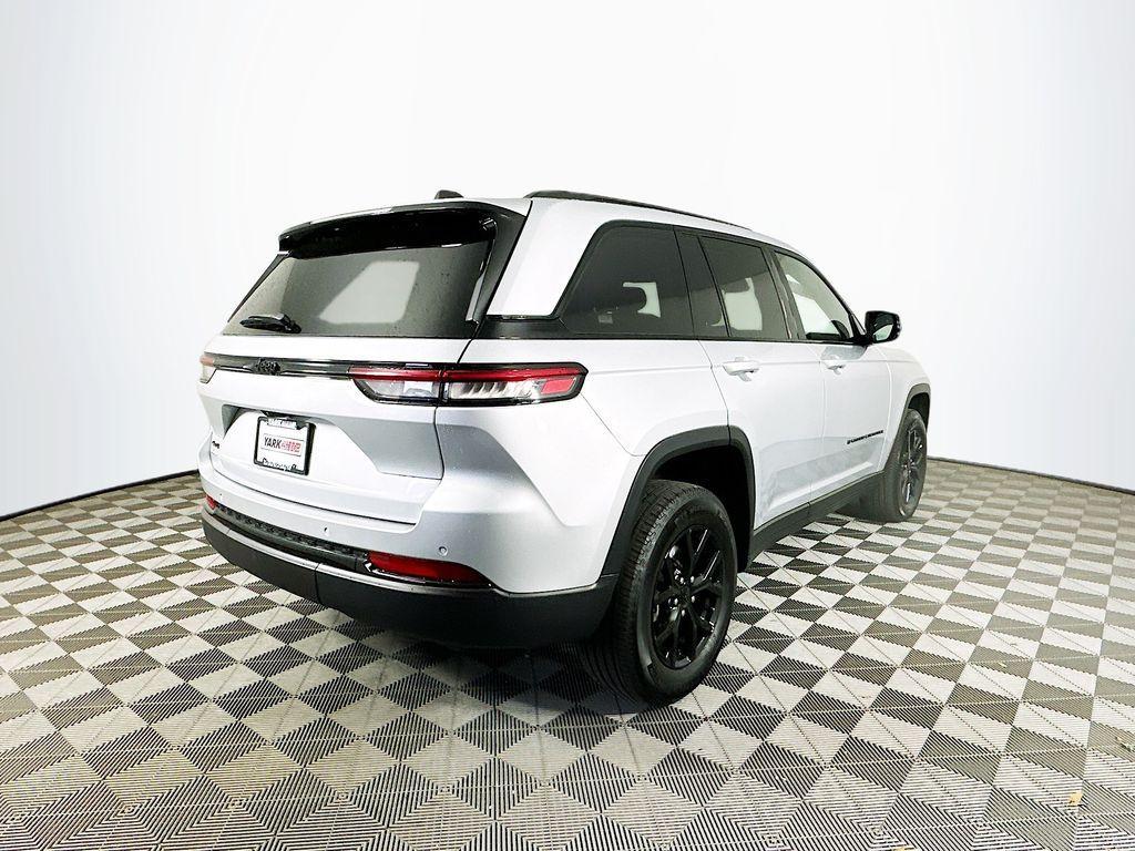 used 2025 Jeep Grand Cherokee car, priced at $32,205