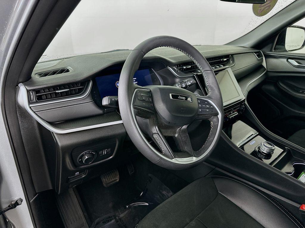 used 2025 Jeep Grand Cherokee car, priced at $32,205