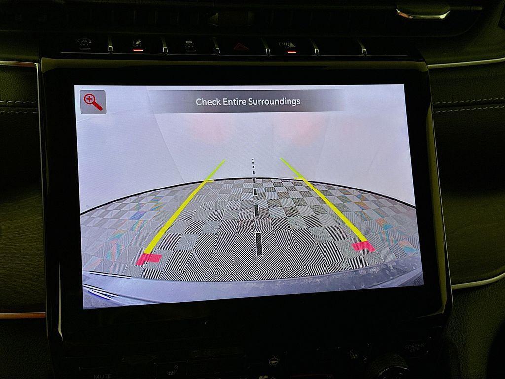 new 2025 Jeep Grand Cherokee car, priced at $47,808