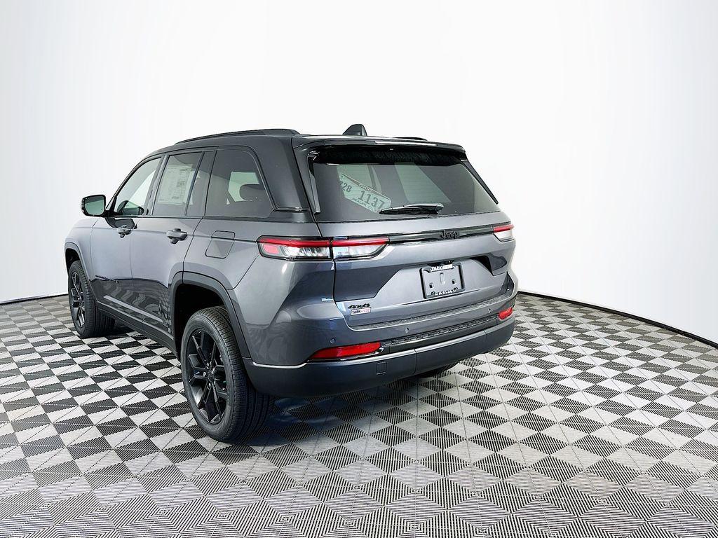 new 2025 Jeep Grand Cherokee car, priced at $47,808