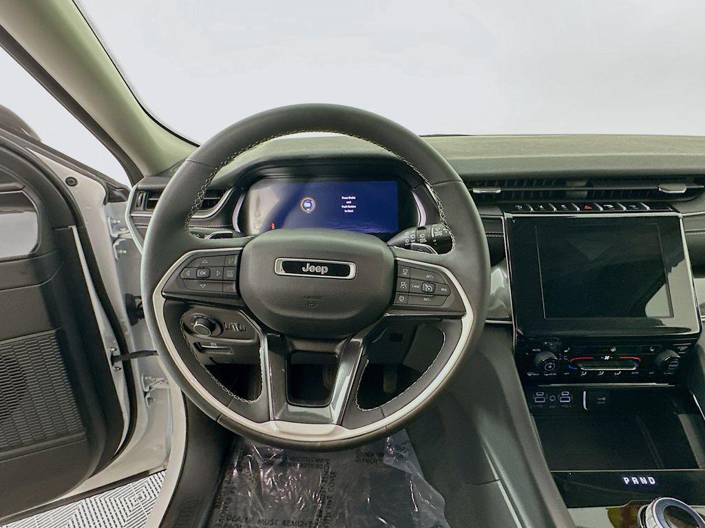 used 2023 Jeep Grand Cherokee car, priced at $26,598