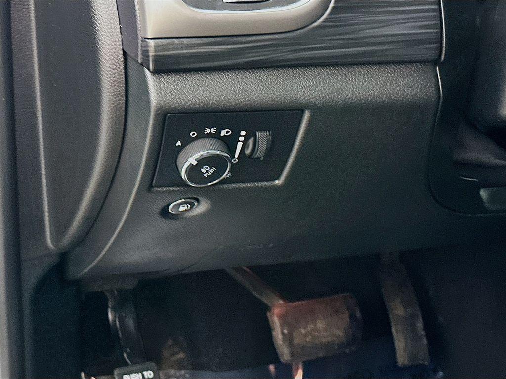 used 2019 Jeep Grand Cherokee car, priced at $15,744