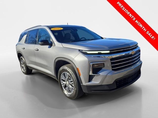 used 2025 Chevrolet Traverse car, priced at $36,500