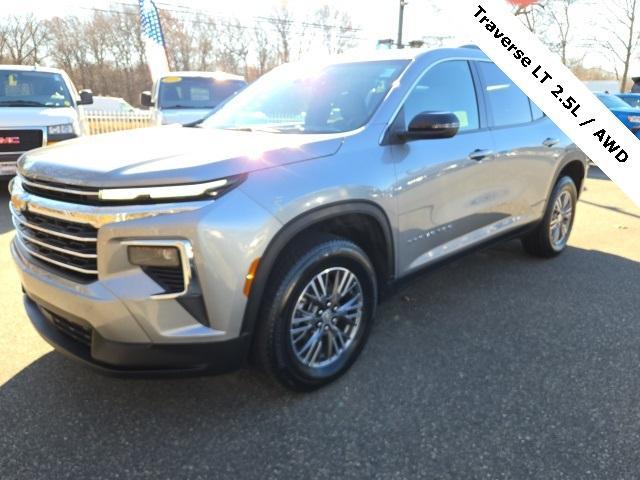 used 2025 Chevrolet Traverse car, priced at $36,500