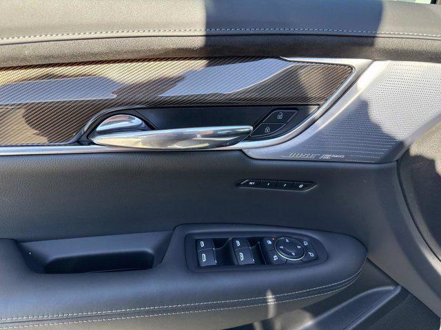 new 2025 Cadillac XT6 car, priced at $73,015