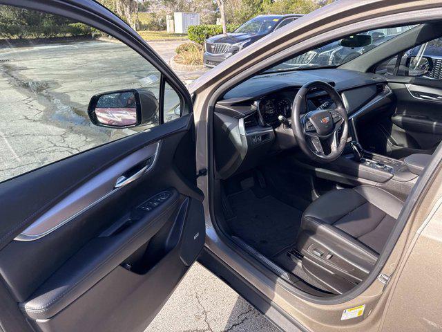 used 2023 Cadillac XT5 car, priced at $28,995
