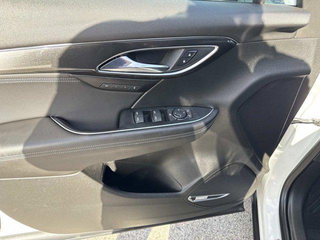 used 2025 Buick Envision car, priced at $27,690