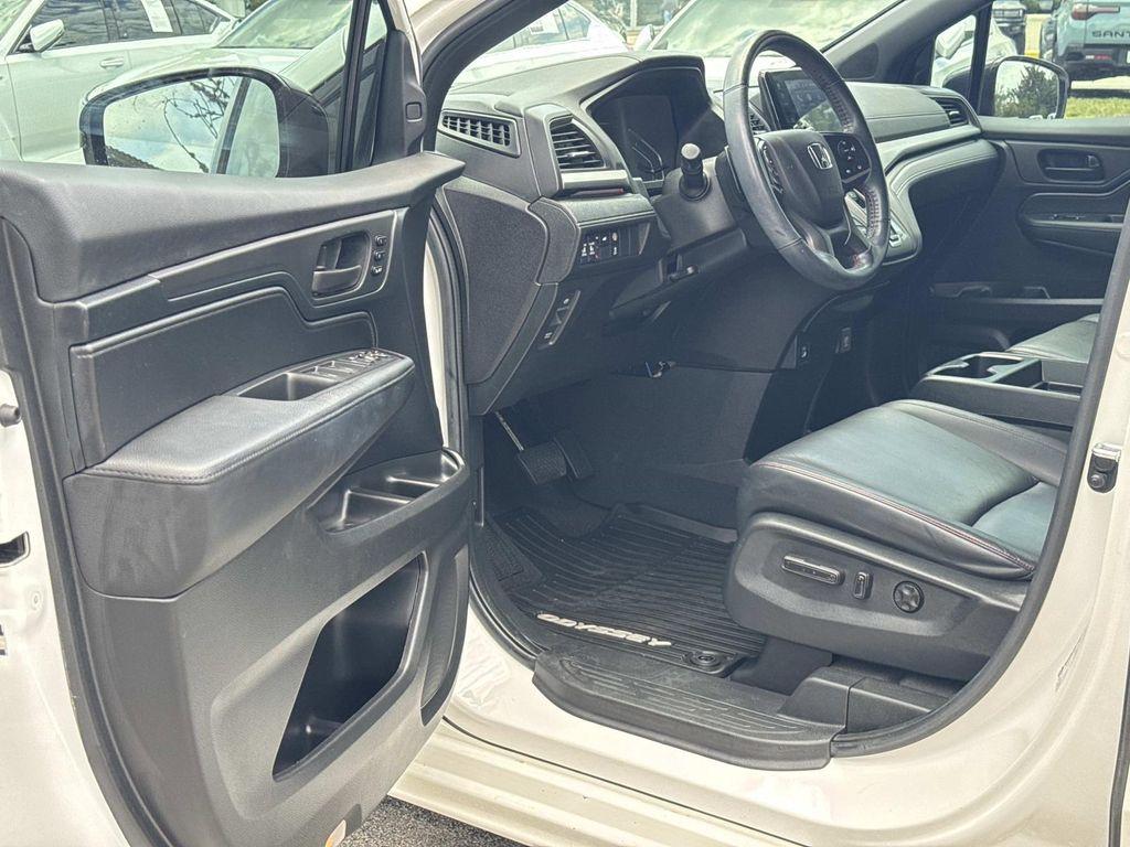 used 2023 Honda Odyssey car, priced at $38,090