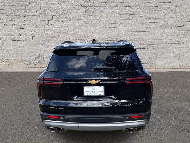 used 2025 Chevrolet Traverse car, priced at $32,900