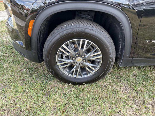 used 2025 Chevrolet Traverse car, priced at $32,900
