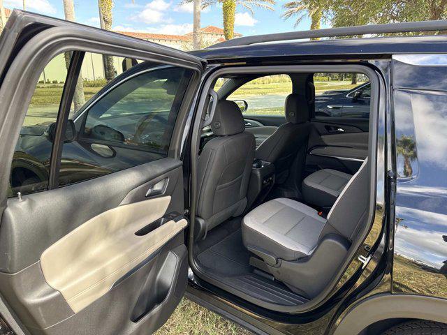 used 2025 Chevrolet Traverse car, priced at $32,900