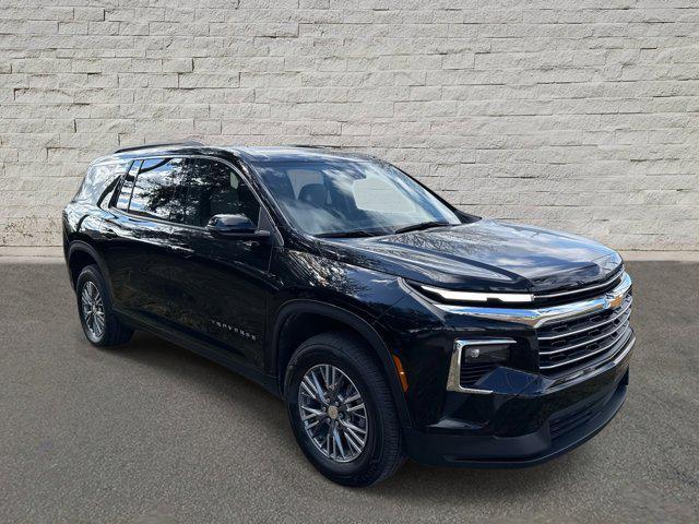 used 2025 Chevrolet Traverse car, priced at $32,900