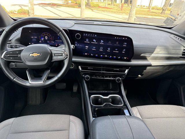 used 2025 Chevrolet Traverse car, priced at $32,900