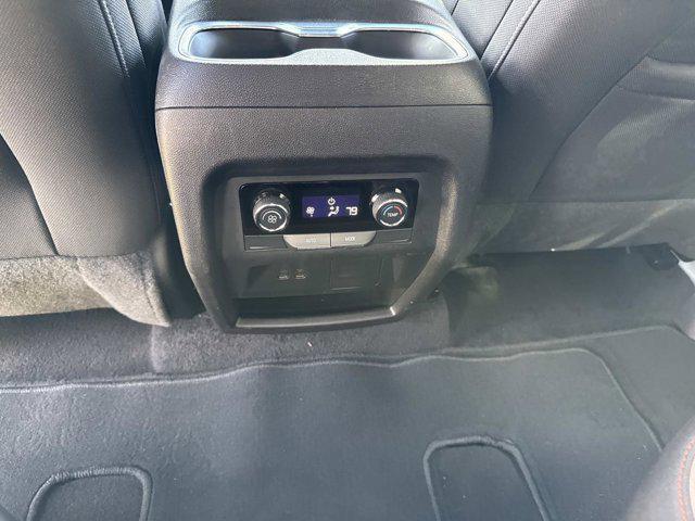 used 2025 Chevrolet Traverse car, priced at $32,900