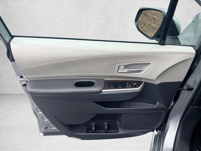 used 2023 Toyota Sienna car, priced at $25,999