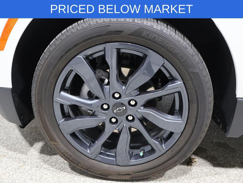 used 2024 Chevrolet Equinox car, priced at $24,233