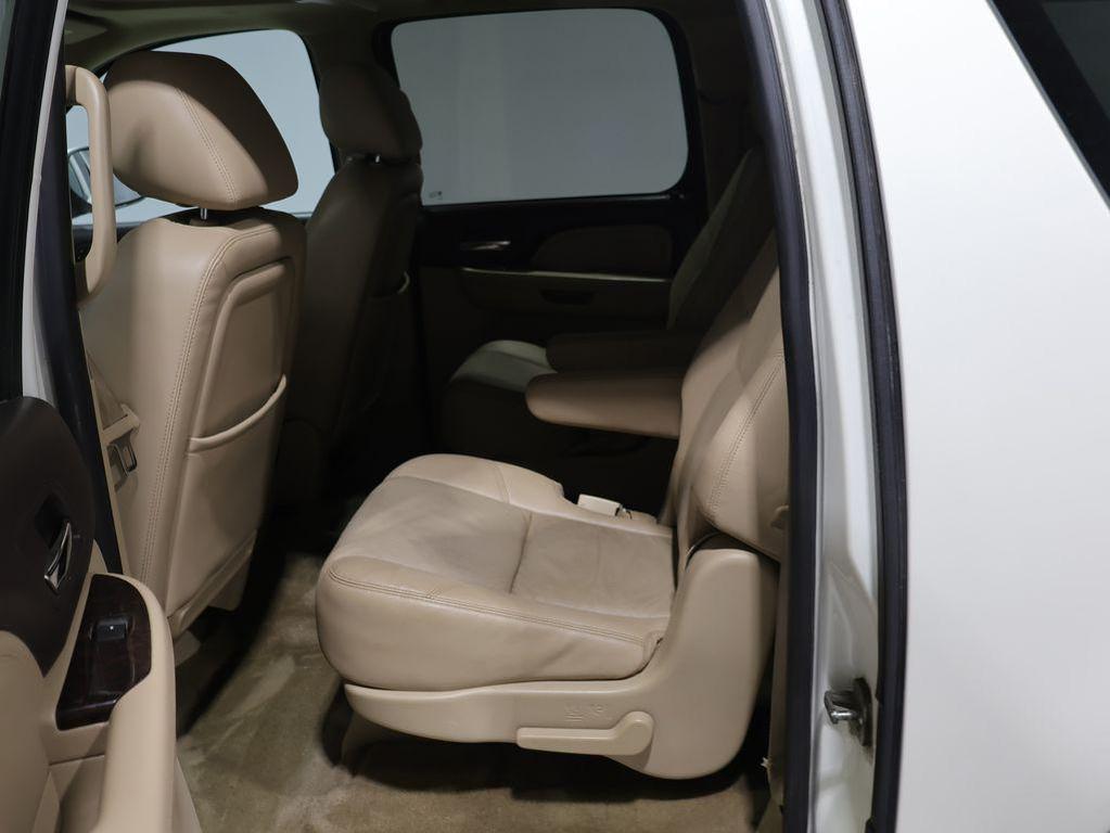 used 2014 GMC Yukon XL car, priced at $7,325