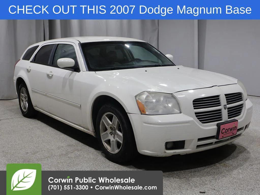 used 2007 Dodge Magnum car, priced at $3,000
