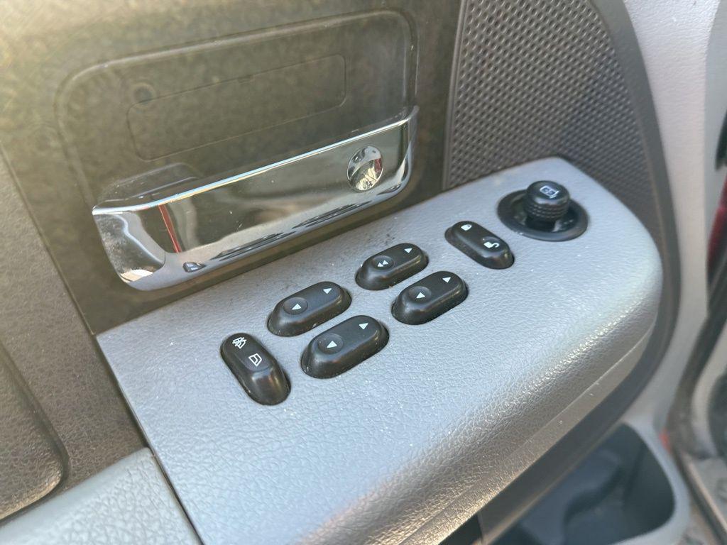 used 2007 Ford F-150 car, priced at $7,000