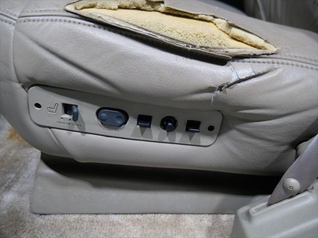 used 1999 GMC Suburban car, priced at $2,436