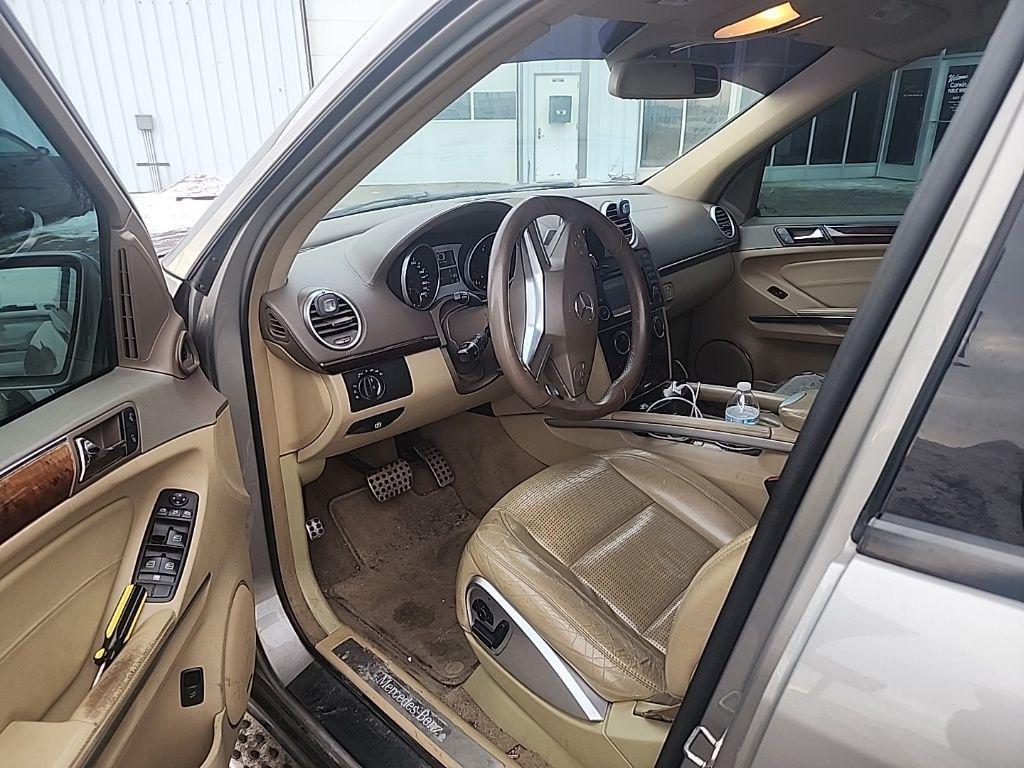 used 2009 Mercedes-Benz M-Class car, priced at $4,000